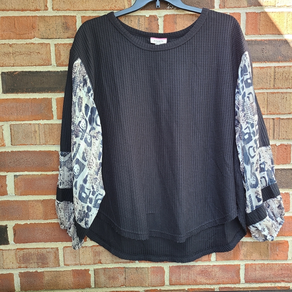 Andree by Unit Black Blouse